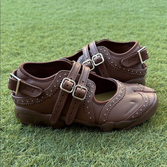 Nike Shoes - Nike Air Rift